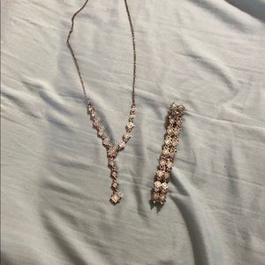 Iridescent bracelet and necklace set